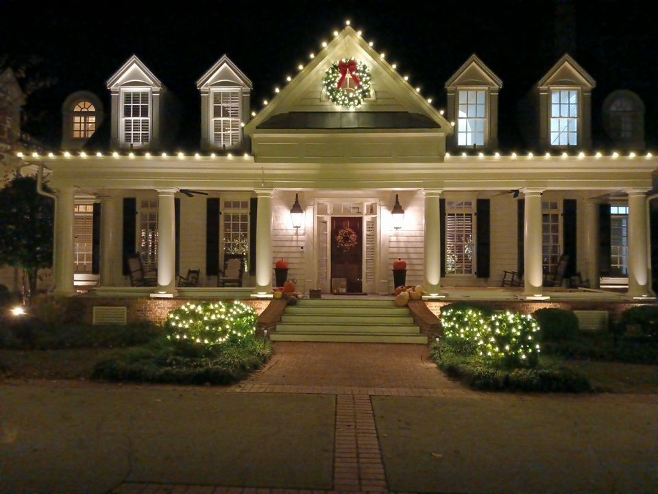 christmas light installers Brookhaven GA