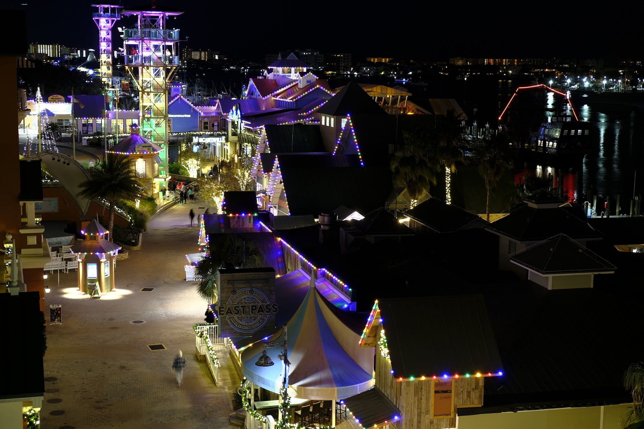 commercial-holiday lighting in destin fl